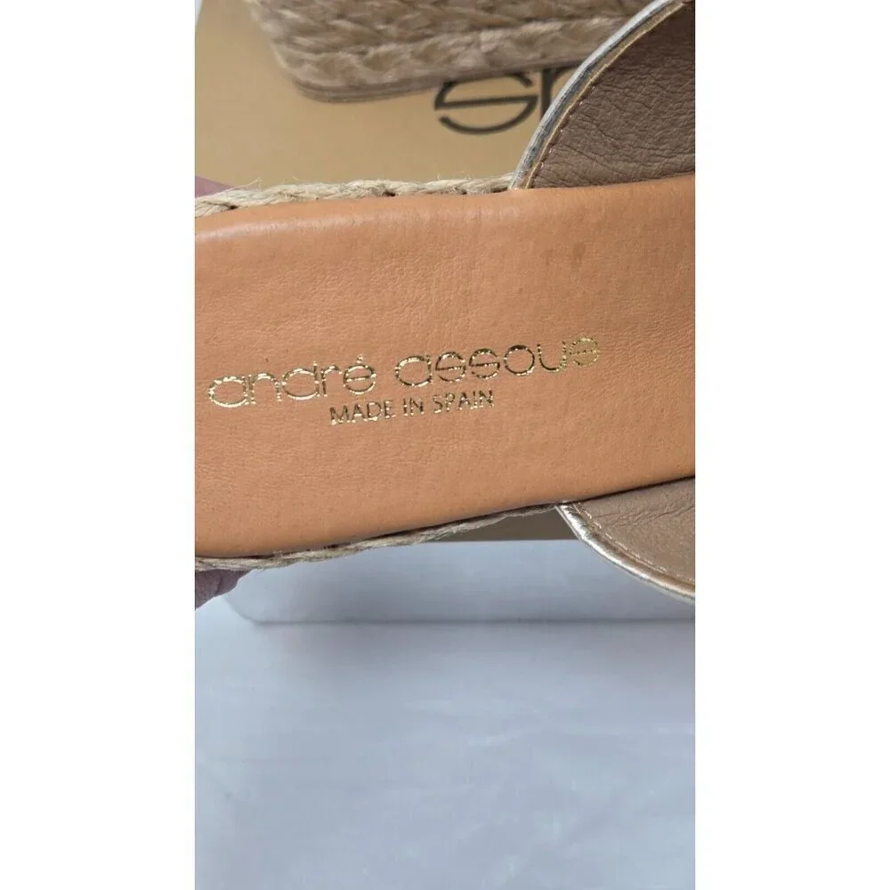 Andr'e Assous Women's Amy Wedge Sandal Platino size 11
